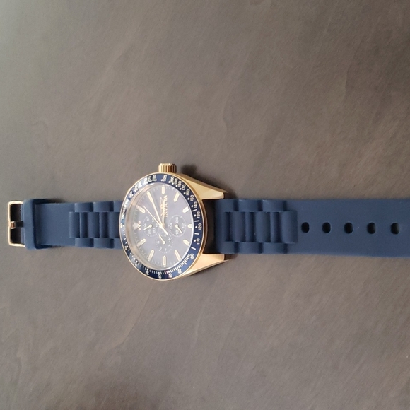 Invicta Mens  Aviator Watch with Navy blue band - Picture 2 of 4